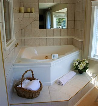 Beachside Villa Luxury Suites And Vacation Rentals Juneau Exterior foto