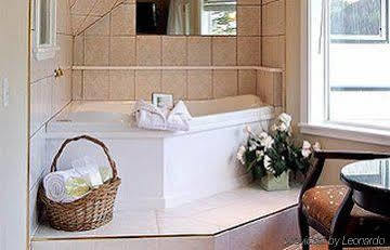 Beachside Villa Luxury Suites And Vacation Rentals Juneau Exterior foto